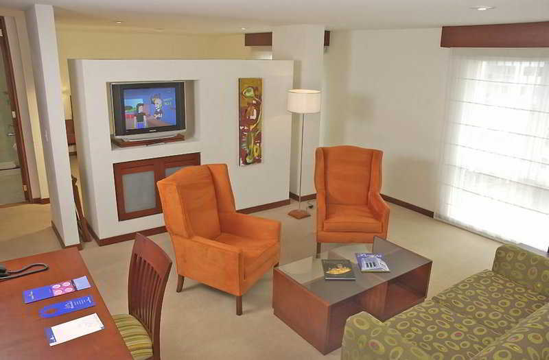 Nh Bogota Pavillon Royal Hotel Exterior photo